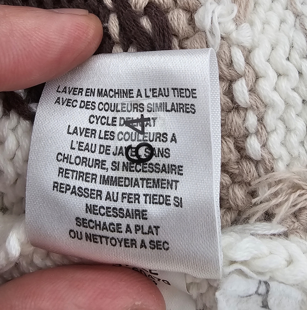 Liz Claiborne Sport Petite Sweater – Cozy Cabin Landscape Knit (Size M Petite) - Picture 9 of 11